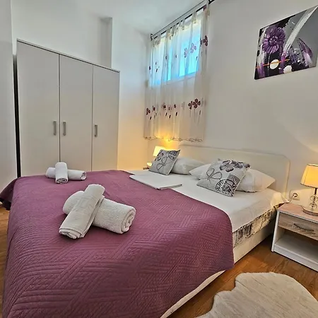 Moni 2 Apartamento