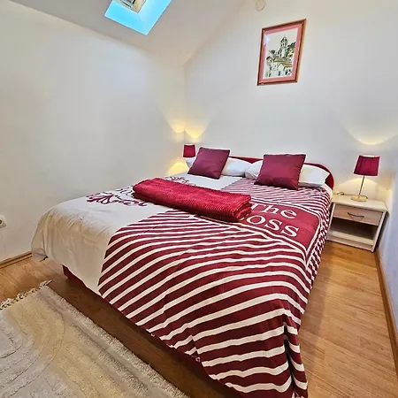 アパート Moni 2 スプリト